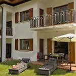 Vacanze Apartment *