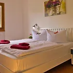 Vacanze Apartment Crone